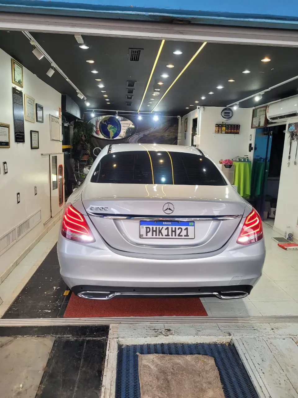 Traseira de Mercedes-Benz